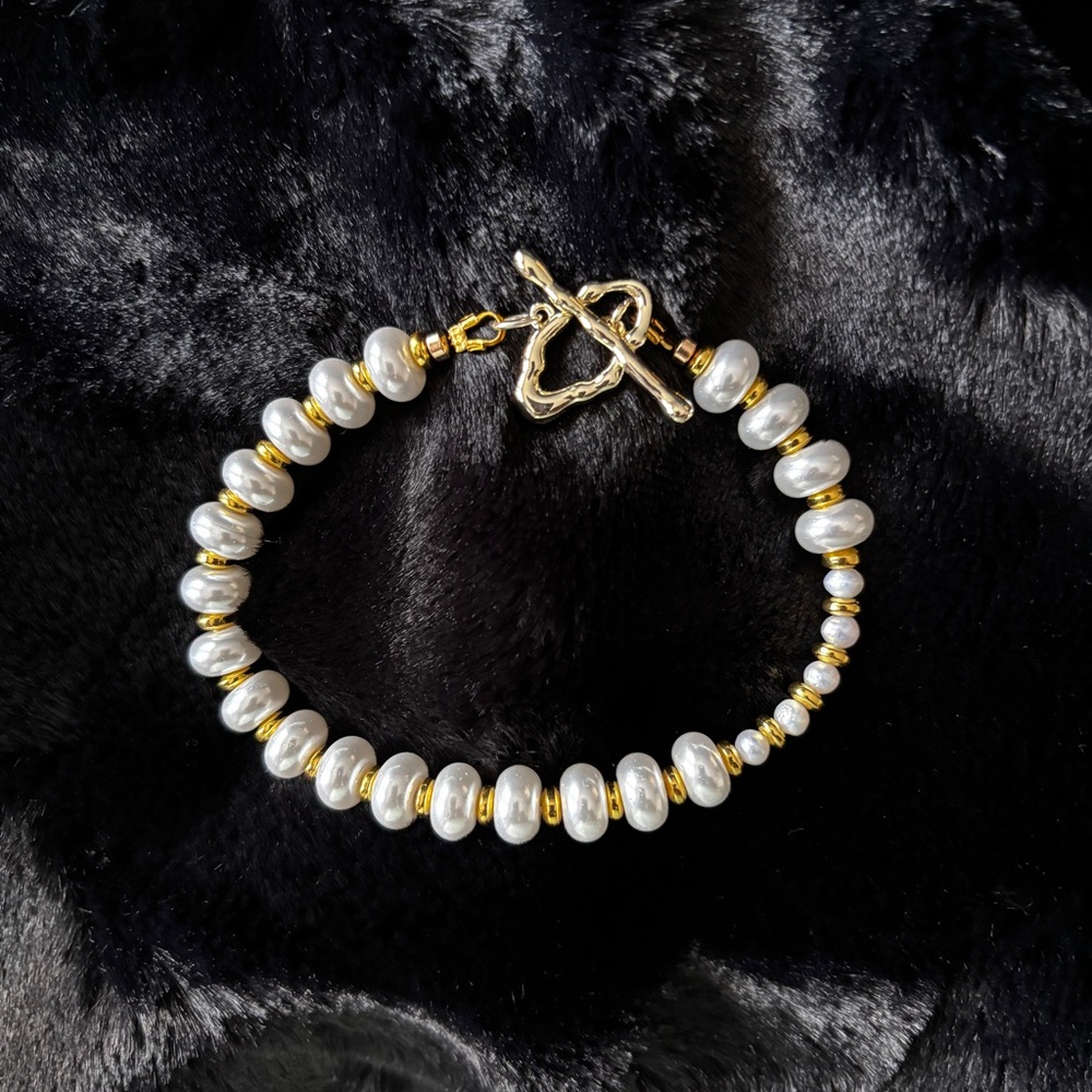 Gold & White Pearl Beaded Bracelet - Timeless Women's Jewelry